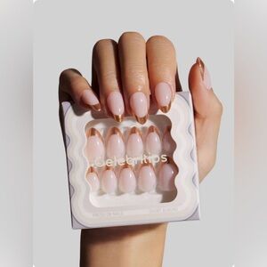 2 for $24 - Celebritips - Golden Hour